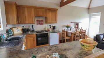 Casa de campo | Cozinha privada | Geladeira, lava-louças, cadeirão de bebê