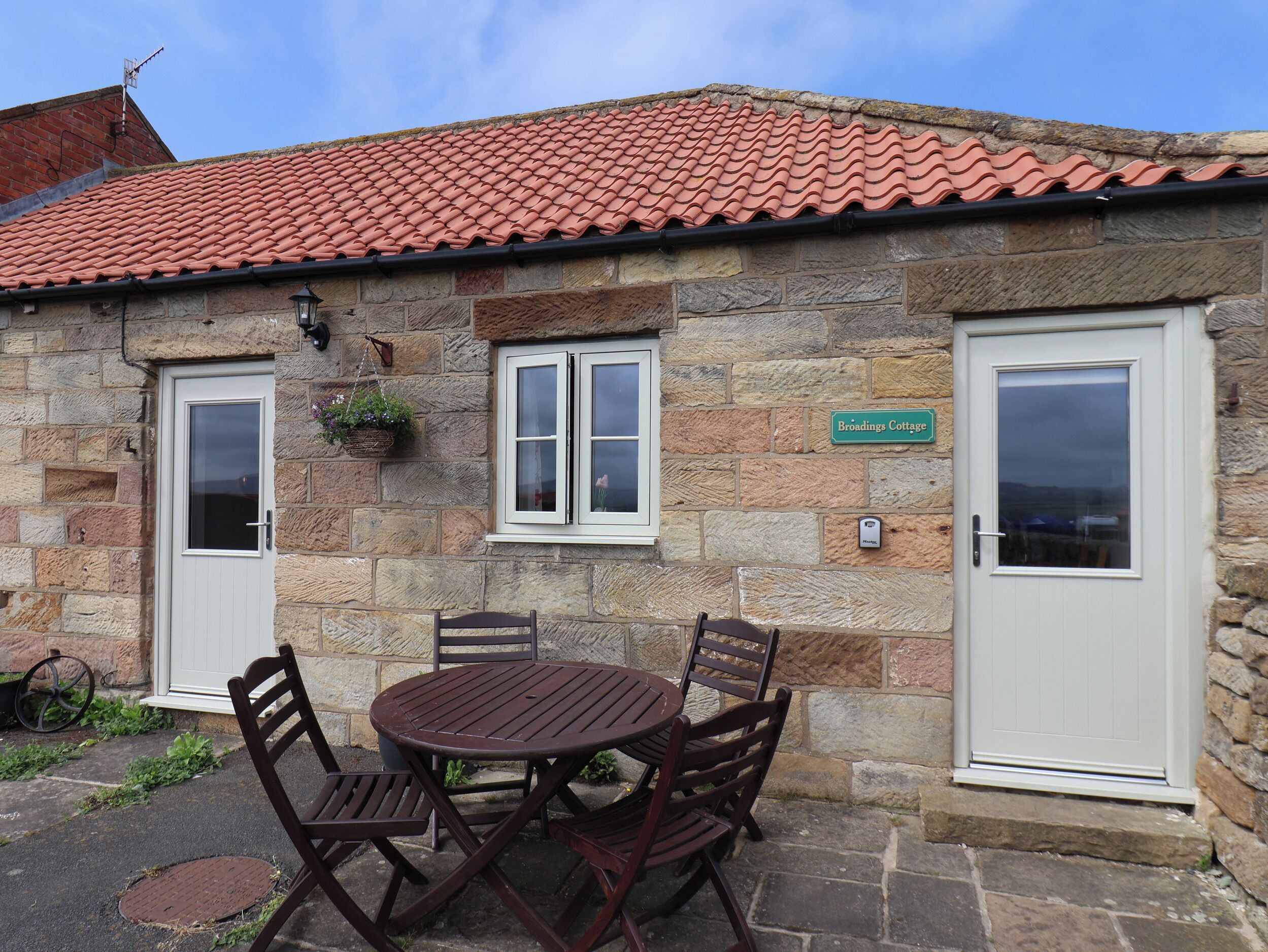 Cottage | Outdoor dining