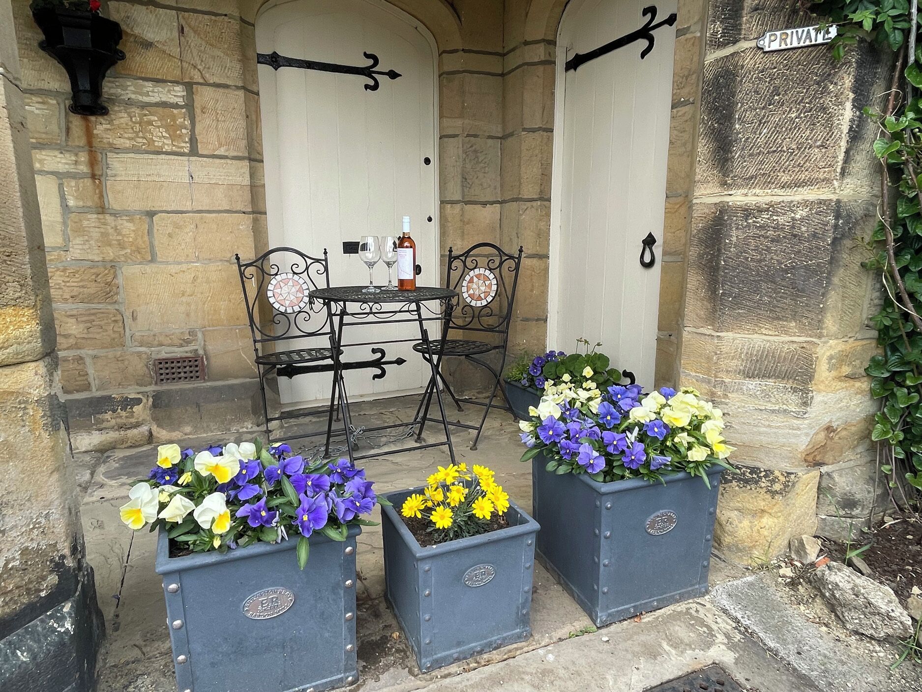 Cottage | Outdoor dining
