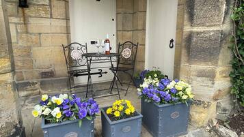 Cottage | Outdoor dining