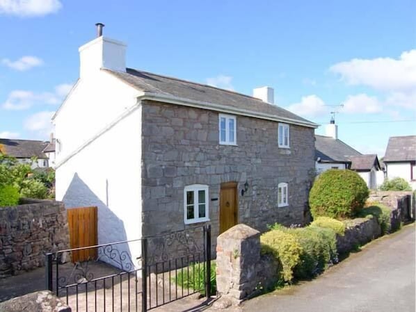 Exterior - Pen y Parc (Rhyl)