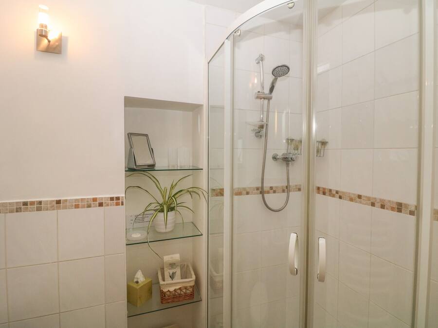 Cottage | Bahagian dalam