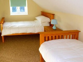 Cottage | 3 bedrooms, individually decorated, individually furnished, free WiFi