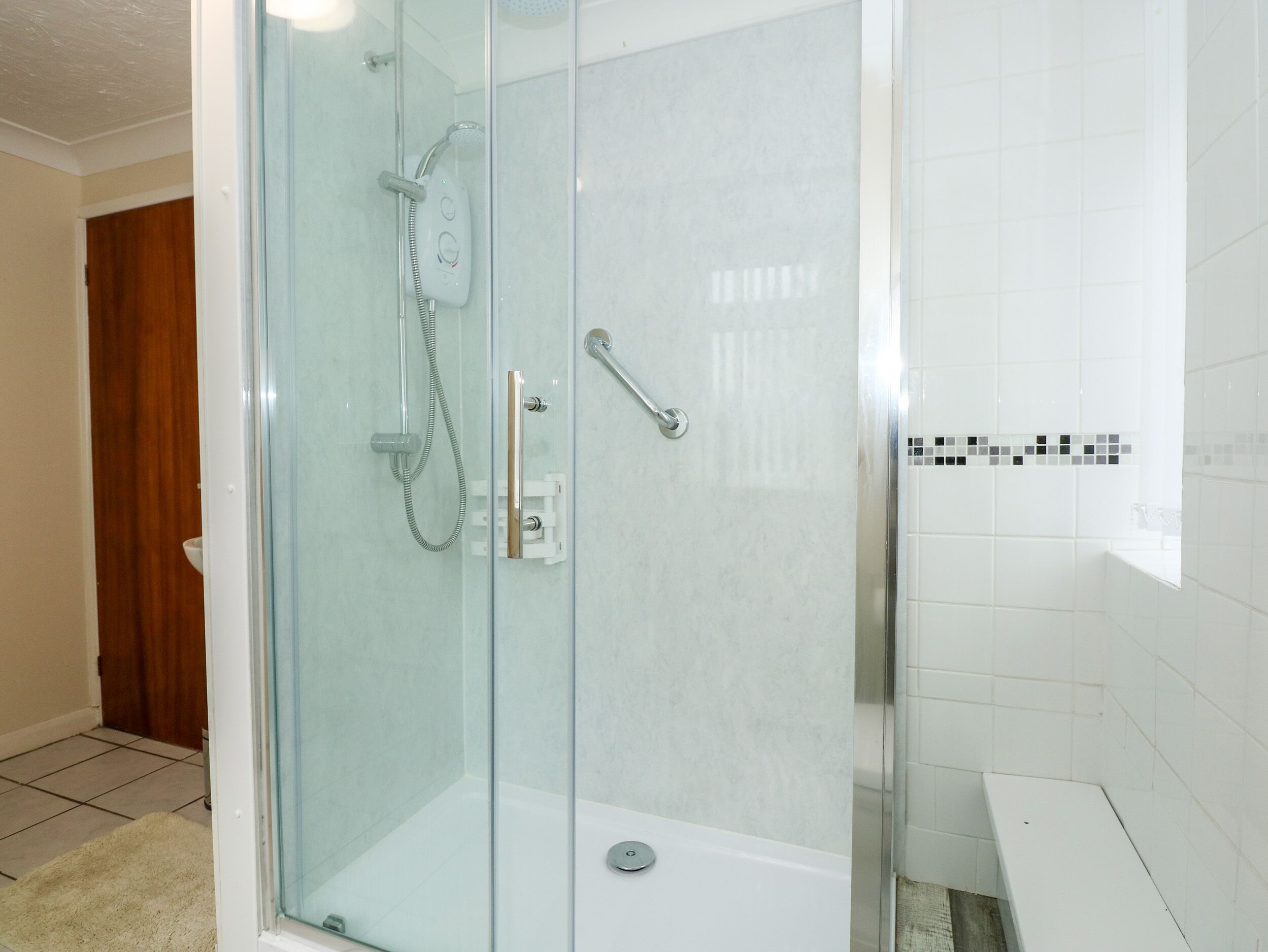 Cottage | Bathroom | Shower