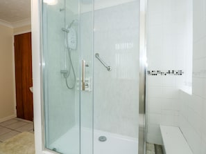Cottage | Bathroom | Shower - Sheppard's Hut (King's Lynn)