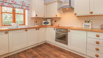 Cottage | Interior