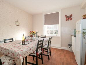 Cottage | Dining