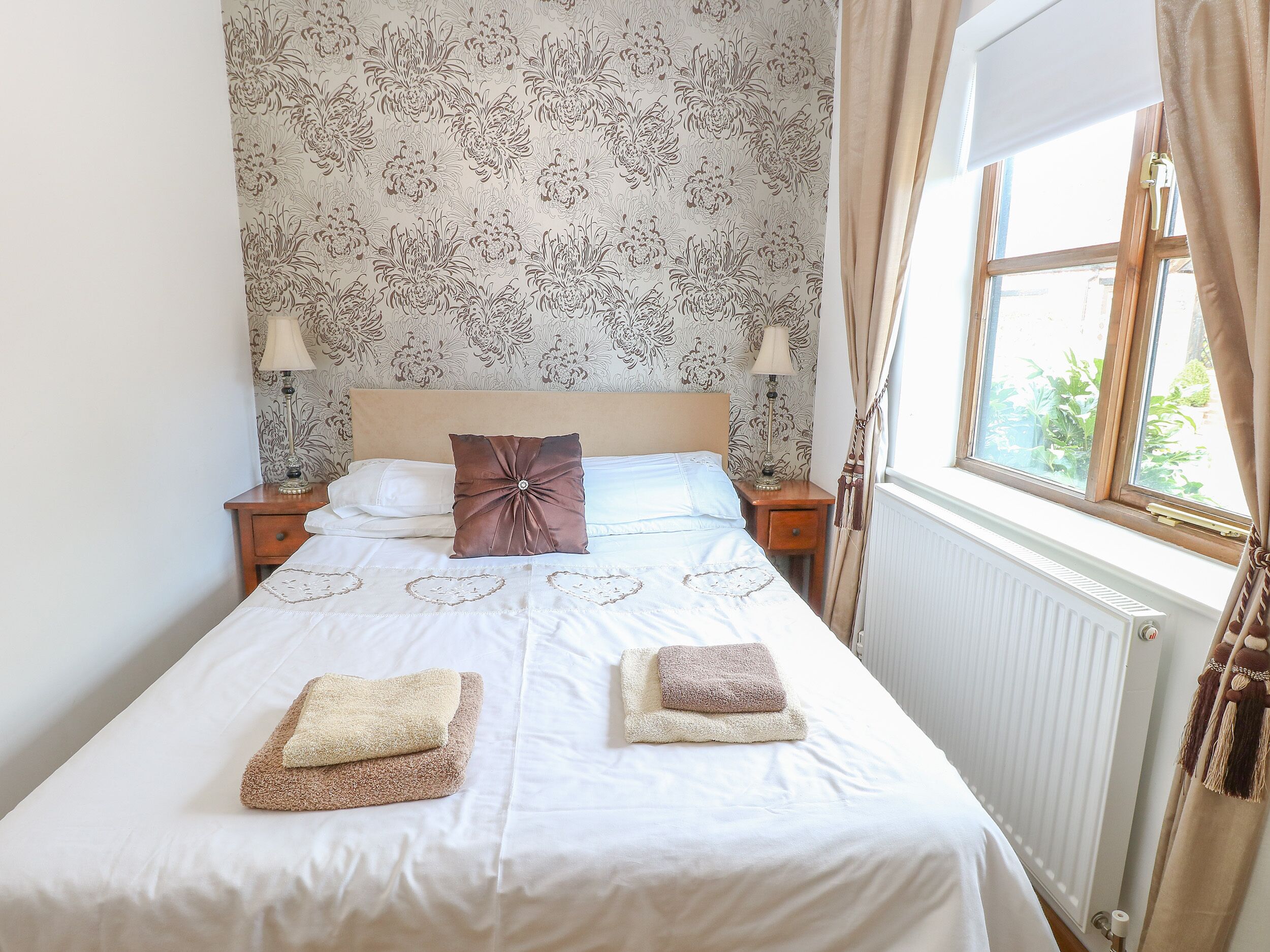 Cottage | 2 bedrooms, free WiFi, individually decorated, individually furnished