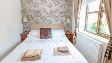 Cottage | 2 bedrooms, free WiFi, individually decorated, individually furnished