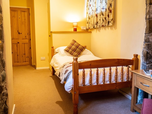 2 bedrooms, individually decorated, individually furnished, free WiFi