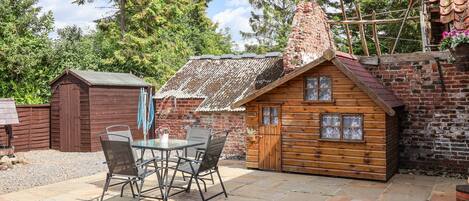 Cottage | Outdoor dining