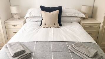 Cottage | 3 bedrooms, individually decorated, individually furnished, free WiFi