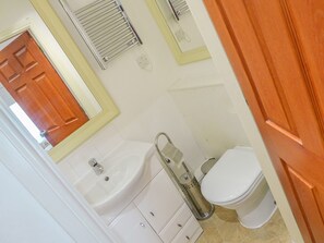 Cottage | Bathroom | Shower