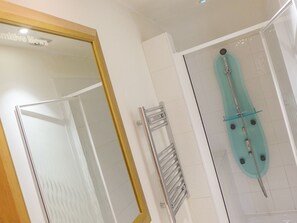 Cottage | Bathroom | Shower