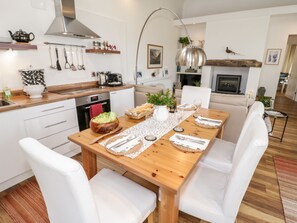 Cottage | Private kitchen | Cookware/dishes/utensils - Beudy Hywel (Caernarfon)