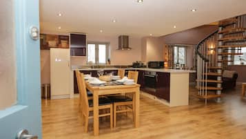 Cottage | Interior