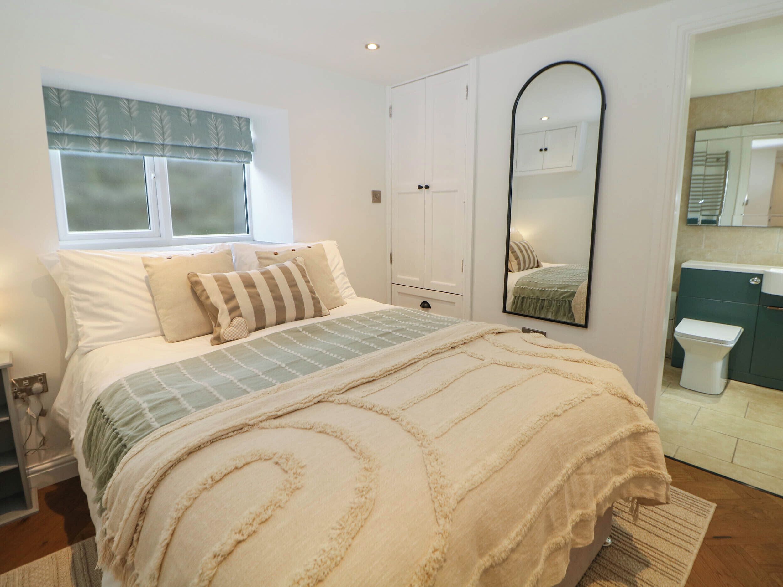 Casa de campo | 4 dormitorios, decoración individual, mobiliario individual