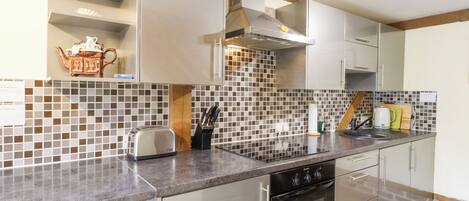 Stuga | Eget kök | Spishäll och grytor/köksredskap