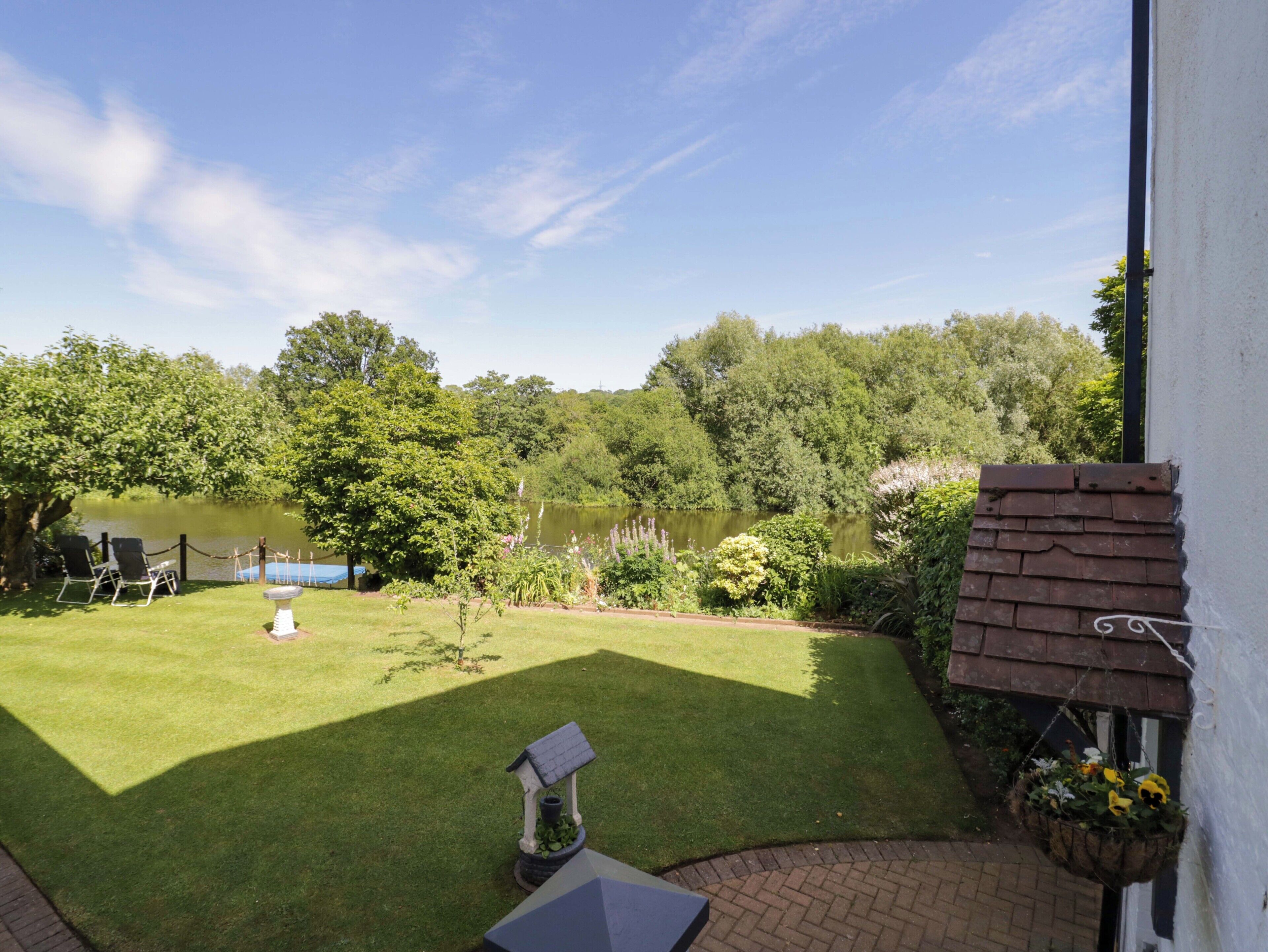 Cottage | Property grounds