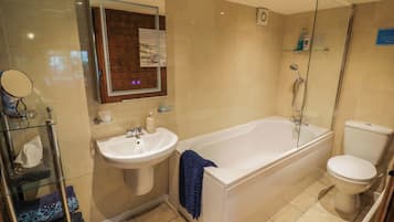 Cottage | Bathroom | Shower