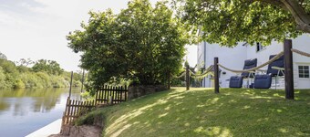Severn Bank Lodge