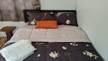 Economy Double Room, 1 Double Bed, Non Smoking | Free WiFi, bed sheets