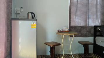 Economy Double Room, 1 Double Bed, Non Smoking | Free WiFi, bed sheets