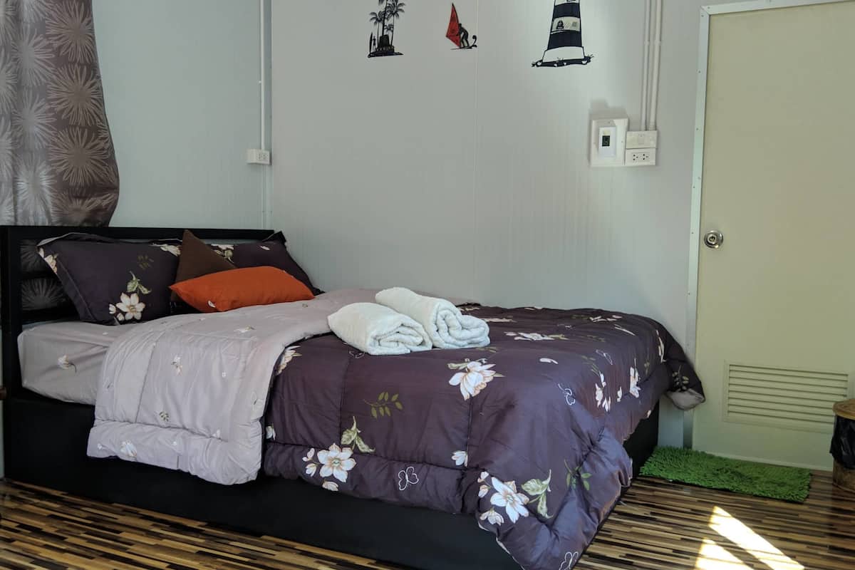 Habitación doble económica, 1 cama matrimonial, para no fumadores | Wifi gratis y ropa de cama