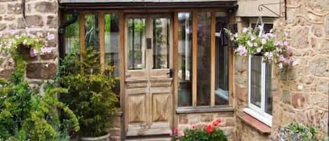 Cottage | Interior