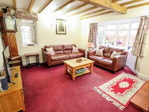 Cottage | Living area