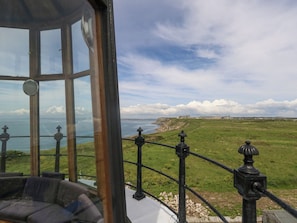 Property grounds - Old Higher Lighthouse Stopes Cottage (Portland)