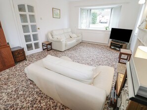 Cottage | Living area | TV - Breve Rest (Abergele)