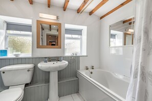 Ferienhaus | Badezimmer | Dusche, Haartrockner