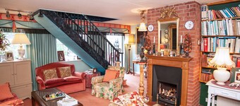 Dorrington Court