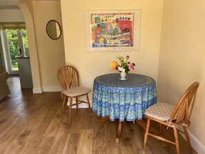 Cottage | Private kitchen | Stovetop, cookware/dishes/utensils - Oke Apple Cottage (Blandford Forum)
