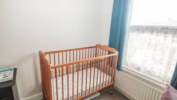Cottage | 4 bedrooms, individually decorated, individually furnished, free WiFi
