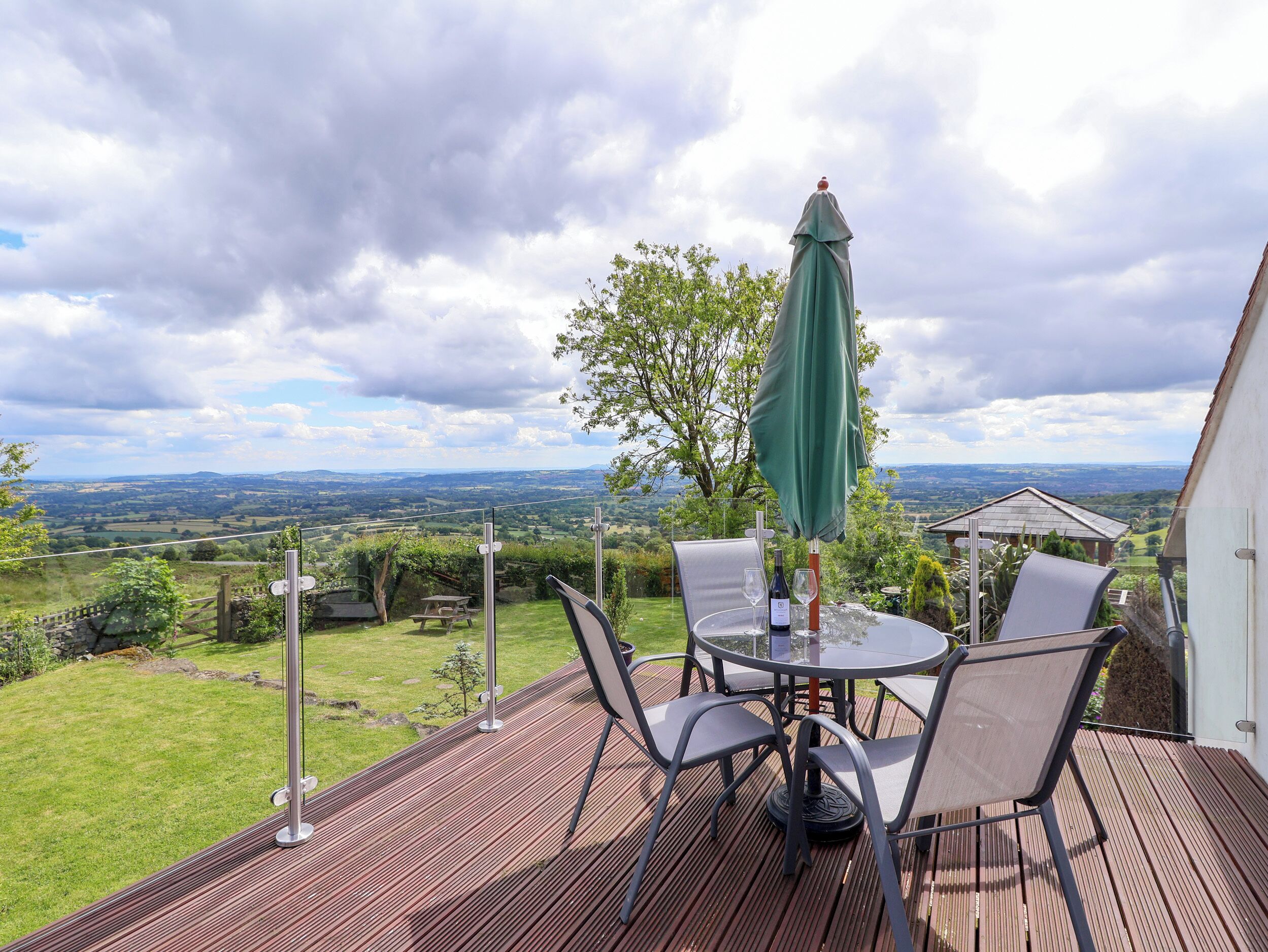 平房 | 室外用餐