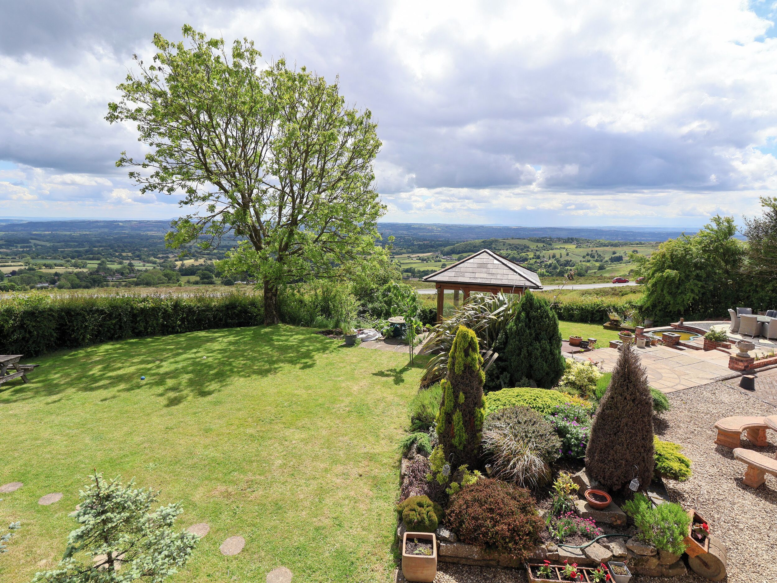 Cottage | Property grounds