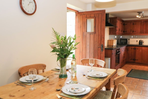 Cottage | Dining