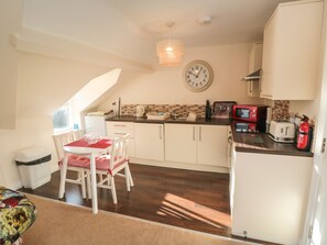 Cottage | Interior - Carisbrooke House, Apartment 6 (Scarborough)