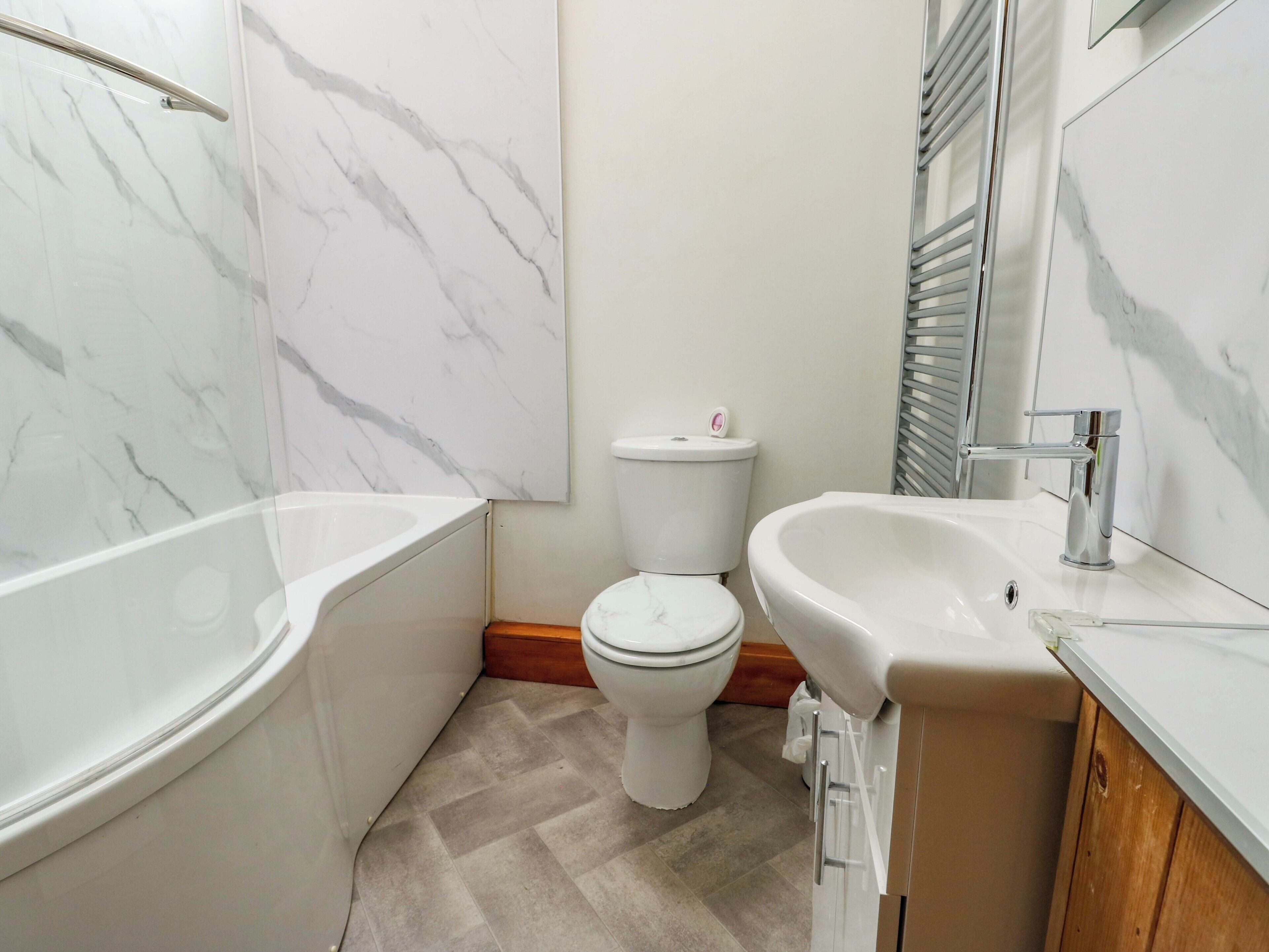 Cottage | Bathroom | Shower