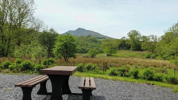 Cottage | Outdoor dining