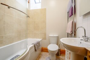 Cottage | Bathroom | Shower - Bythyn Ddol Hafod (Betws-Y-Coed)