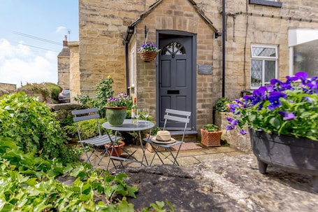 Balcony. Cabbage Hall Cottage