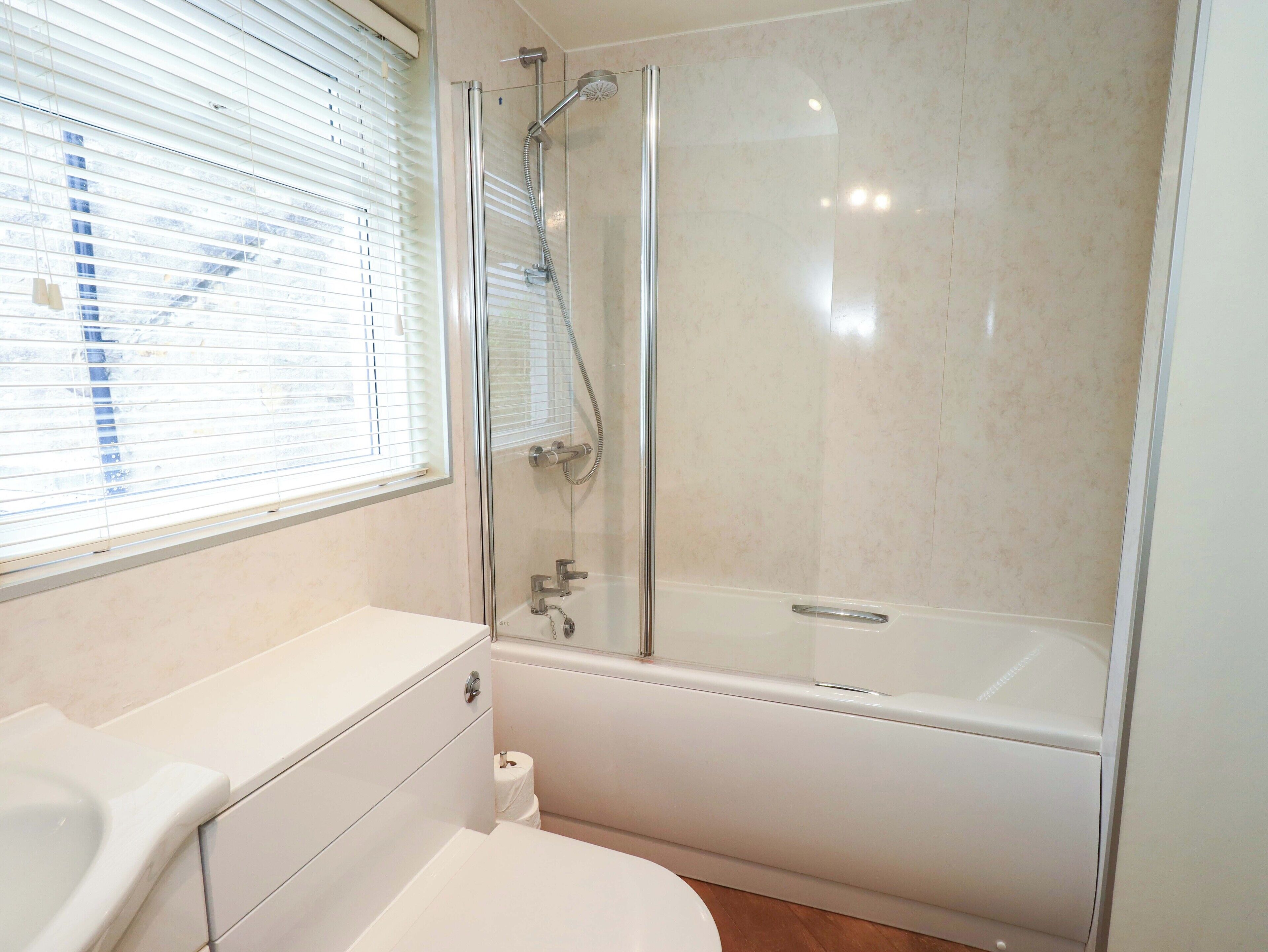 Cottage | Bathroom
