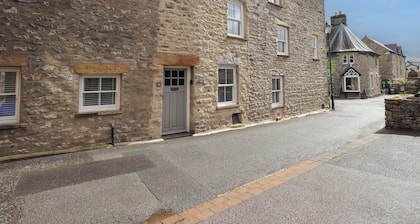 Back Cottage