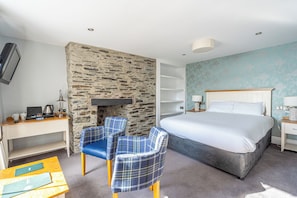 Iron/ironing board, free WiFi, bed sheets - Penhelig Arms (Aberdovey)