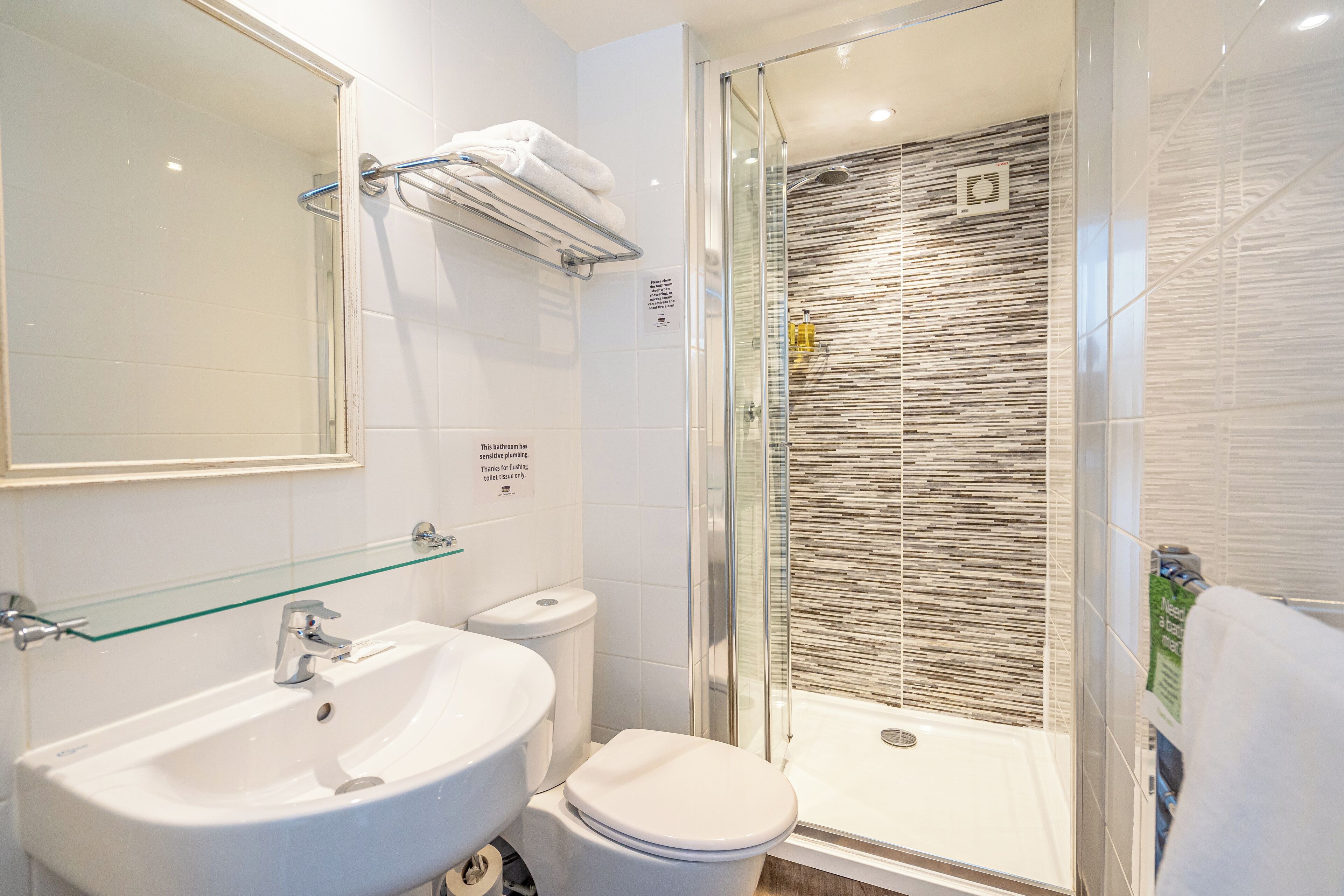 free toiletries, towels