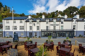 Front of property - Penhelig Arms (Aberdovey)