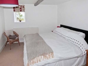 1 bedroom, individually decorated, individually furnished, free WiFi